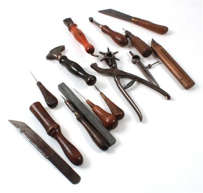 Konvolut Werkzeuge eines Sattlers - Summer-auction