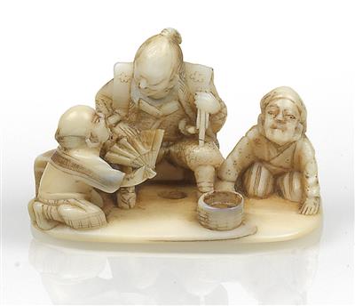 Netsuke eines Fürsten mit zwei Begleitern, - Sommerauktion - Bilder Varia, Antiquitäten, Möbel