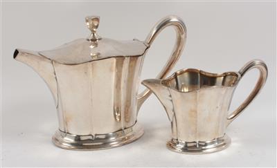 1 Teekanne, 1 Gießer, - Winter-Auktion (Antiquitäten, Bilder, Möbel, Teppiche, Design)