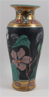 vase, - Antiques and Paintings