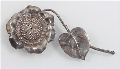 Italienischer Gewürzstreuer in Form einer Blume, - Antiquitäten & Bilder