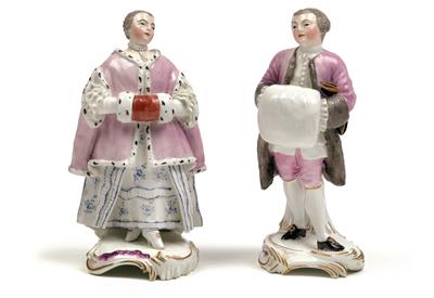 A lady and gentleman with muffs, - Starožitnosti (Nábytek, Sochařská díla)
