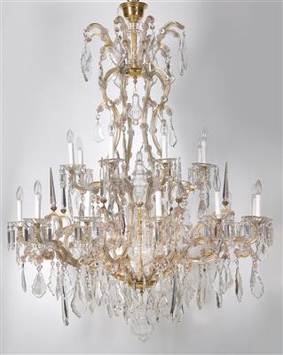 A chandelier in crown shape, - Starožitnosti (Nábytek, Sochařská díla)