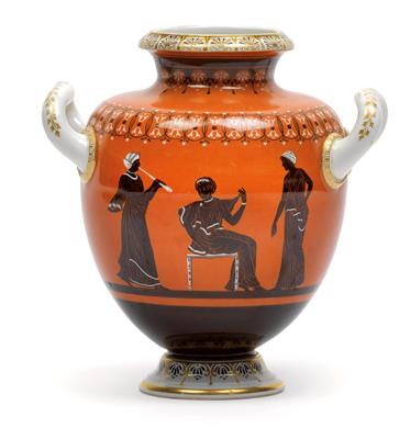 A vase in the form of a hydria with ‘Etruscan décor’, - Starožitnosti (Nábytek, Sochařská díla)