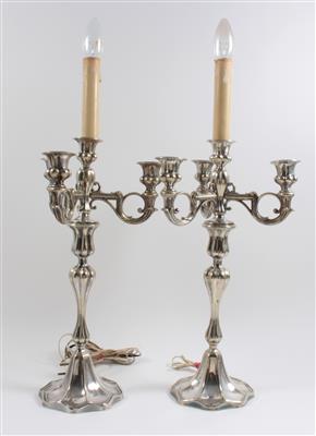 1 Paar vierflammige Kerzenständer, - Saisonabschluß-Auktion Bilder Varia, Antiquitäten, Möbel, Teppiche und Design