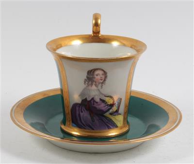Tasse mit Darstellung der Marie de Mantoue und Untertasse, - Saisonabschluß-Auktion Bilder Varia, Antiquitäten, Möbel, Teppiche und Design