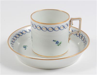 Tasse und Untertasse mit "Vergißmeinnicht-Blumen", - Sommerauktion - Bilder Varia, Antiquitäten, Möbel/ Design