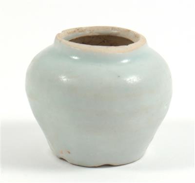 Kleine Seladon-Vase - Sommerauktion - Bilder Varia, Antiquitäten, Möbel/ Design