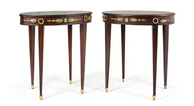 Zwei leicht variierende ovale Tische, - Sommerauktion - Bilder Varia, Antiquitäten, Möbel/ Design