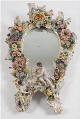 Wandspiegel mit Porzellanrahmen, - Summer-auction