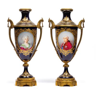 A pair of ‘Louis XVI and Marie Antoinette’ portrait vases with ‘bronze doré’ mounts, - Starožitnosti (Nábytek, Sochařská díla, Sklo, Porcelán)