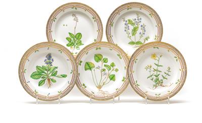 Flora Danica dinner plates, - Oggetti d'arte (mobili, sculture, Vetri e porcellane)