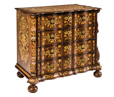 Small Baroque chest of drawers, - Starožitnosti (Nábytek, Sochařská díla, Sklo, Porcelán)