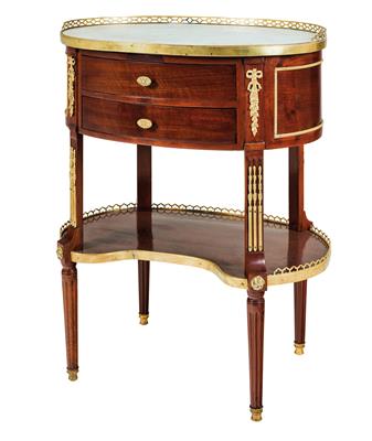 Oval French salon table, - Oggetti d'arte (mobili, sculture, Vetri e porcellane)
