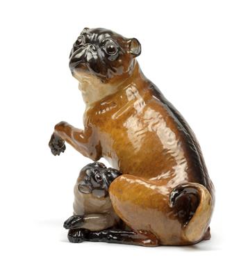 A female pug dog with her young, - Starožitnosti (Nábytek, Sochařská díla, Sklo, Porcelán)