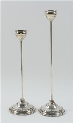 2 Silber Leuchter, - Saisonabschluß-Auktion Bilder, Möbel und Antiquitäten