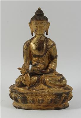 Sitzende Figur des Medizinbuddha Bhaishajyaguru, - Antiques and Paintings