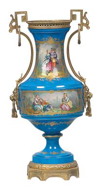 Vase mit bronze doré Montierung und Sockel, - Antiques and Paintings