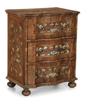 Small Italian Baroque chest of drawers, - Starožitnosti (Nábytek, Sochařská díla, Sklo, Porcelán)