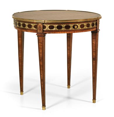 Round salon table, - Oggetti d'arte (mobili, sculture, vetri, porcellane)
