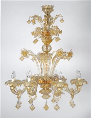 A Venetian chandelier and two wall lights, - Oggetti d'arte (mobili, sculture, vetri, porcellane)