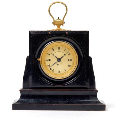A Viennese Biedermeier travel alarm clock with table mount - Oggetti d'arte (mobili, sculture, vetri, porcellane)
