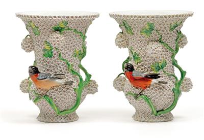 A pair of guelder rose vases, - Starožitnosti