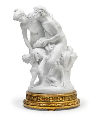 Bacchantin mit Faun und Kind auf goldenem Holzsockel, - Antiquitäten