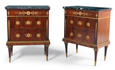 Pair of dainty salon chests of drawers in Empire style, - Starožitnosti