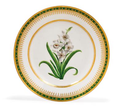 A botanical dinner plate from Russia - Oggetti d'arte