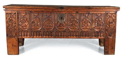 Swiss pine coffer, - Oggetti d'arte