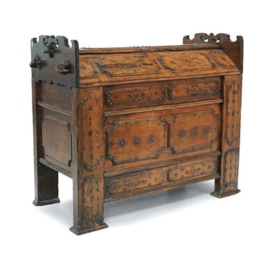 Italian Renaissance coffer, - Works of Art