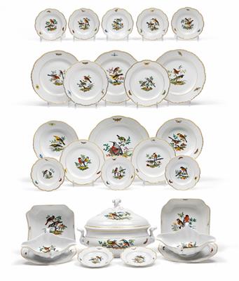 A dinner service decorated with diverse birds perched among branches, - Starožitnosti