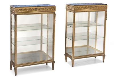 Pair of dainty French bronze vitrines, - Oggetti d'arte