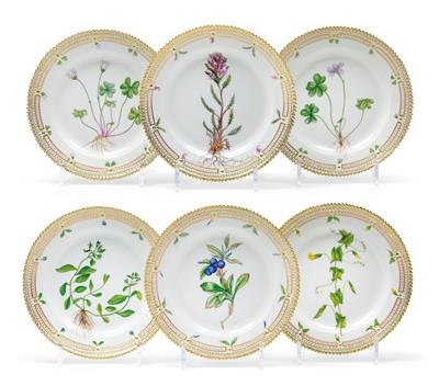 Flora Danica twelve dessert plates, - Mobili e oggetti d'arte