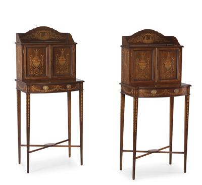 Pair of dainty English tables with cartonniers, - Mobili e oggetti d'arte