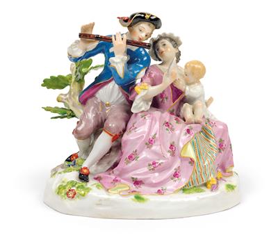 A family group, - Starožitnosti - Nábytek, Sochařská díla, Sklo a Porcelán