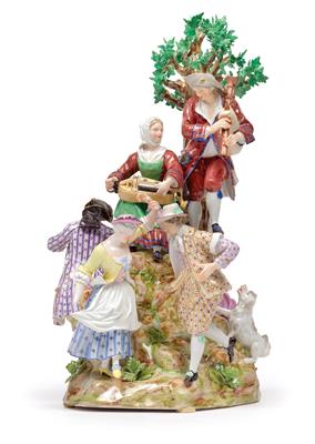 A figural tree group with 6 cheerful individuals, - Starožitnosti - Nábytek, Sochařská díla, Sklo a Porcelán