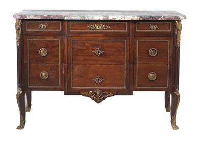 A French chest of drawers, - Oggetti d'arte - Mobili, sculture, vetri e porcellane