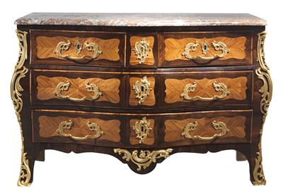 A French salon chest of drawers, - Starožitnosti - Nábytek, Sochařská díla, Sklo a Porcelán