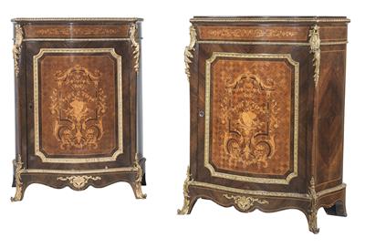 A pair of French salon cabinets, - Starožitnosti - Nábytek, Sochařská díla, Sklo a Porcelán