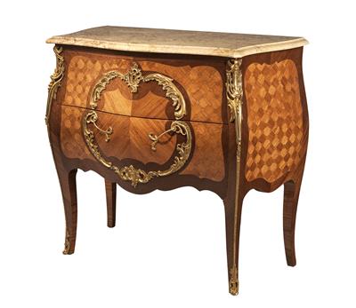 A small French chest of drawers, - Works of Art - Furniture, Sculptures, Glass and Porcelain