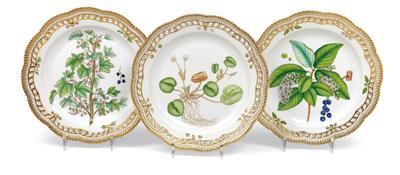 Flora Danica plates, - Works of Art - Furniture, Sculptures, Glass and Porcelain