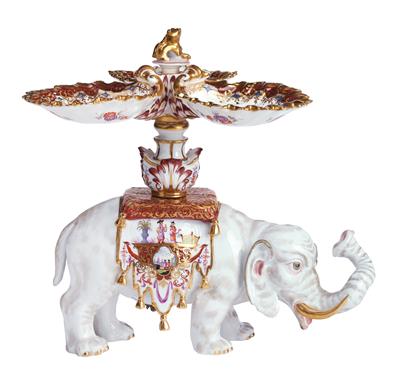 A Centrepiece with an Elephant Supporting 3 Shell Trays on Its Back, - Mobili e Antiquariato