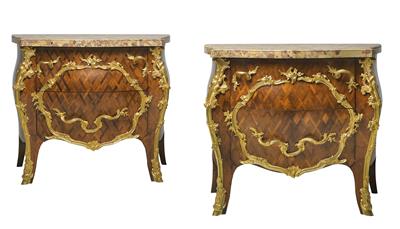 A Pair of Small Chests of Drawers - Mobili e Antiquariato