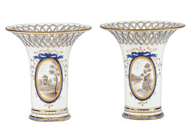 A Royal Bavarian Service (‘Perlservice’), Porcelain, Pair of Vases with Openwork Decor, - Starožitnosti