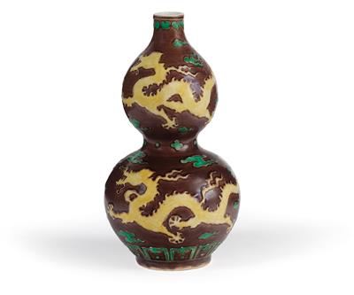 A Double Pumpkin Vase, China, Underglaze Blue Six-Character Mark Kangxi in a Double Ring, 19th Century - Antiquariato e mobili