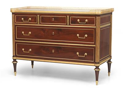 A French Salon Chest of Drawers, - Asian Art, Works of Art and Furniture