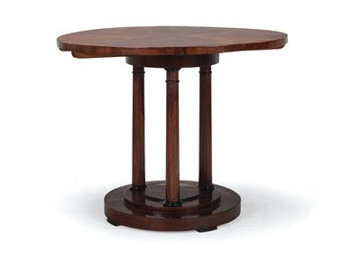 A Round Biedermeier Table, - Antiquariato e mobili