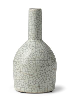Bottle-shaped vase with Ge glaze, China, Qing Dynasty, - Asiatics, Works of Art and furniture